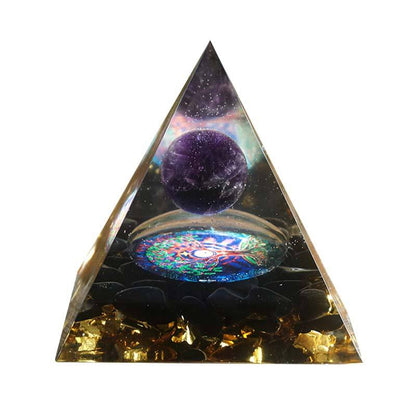 Pirámide de orgonita con piedras naturales