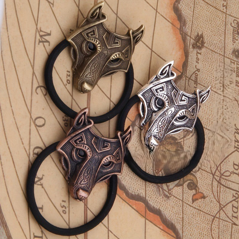 Amuleto Fuerza de Loba Celta – Coletero